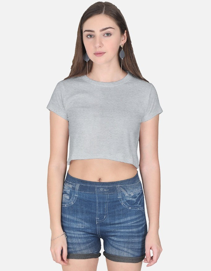Print 999 grey half-sleeve cotton crop top worn by a woman with blue denim shorts